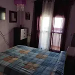 Habitación En Compartido , De Tres , Especial Oferts Autoescuela