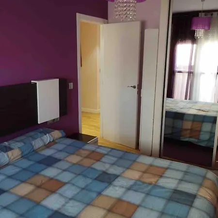 Habitacion En Apartamento Compartido , En Espectacular Bajo 3 Habitaciones Dos Banos * Soria