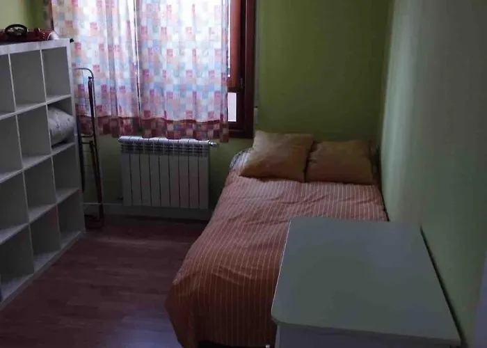 Habitacion En Apartamento Compartido , Especial Oferts Para Autoescuela Apartamento